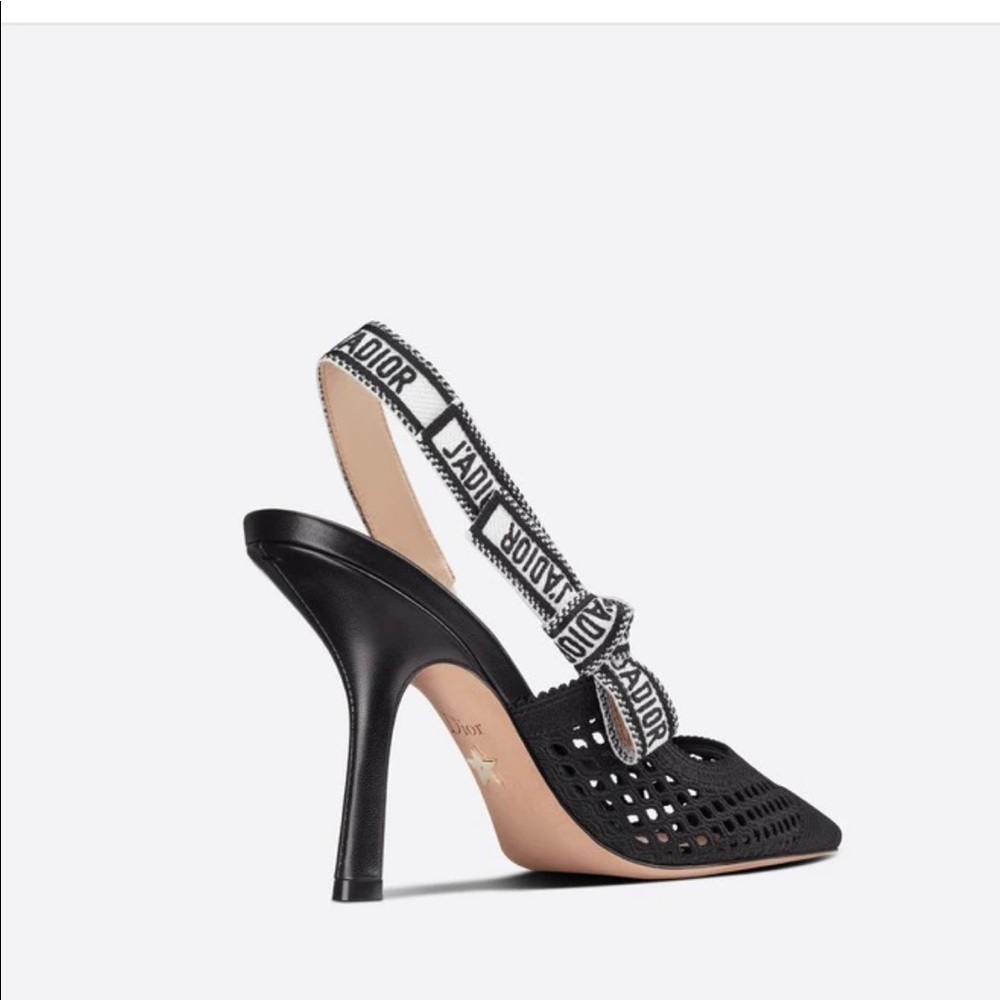 J'ADIOR SLINGBACK PUMP
Black Mesh Embroidery